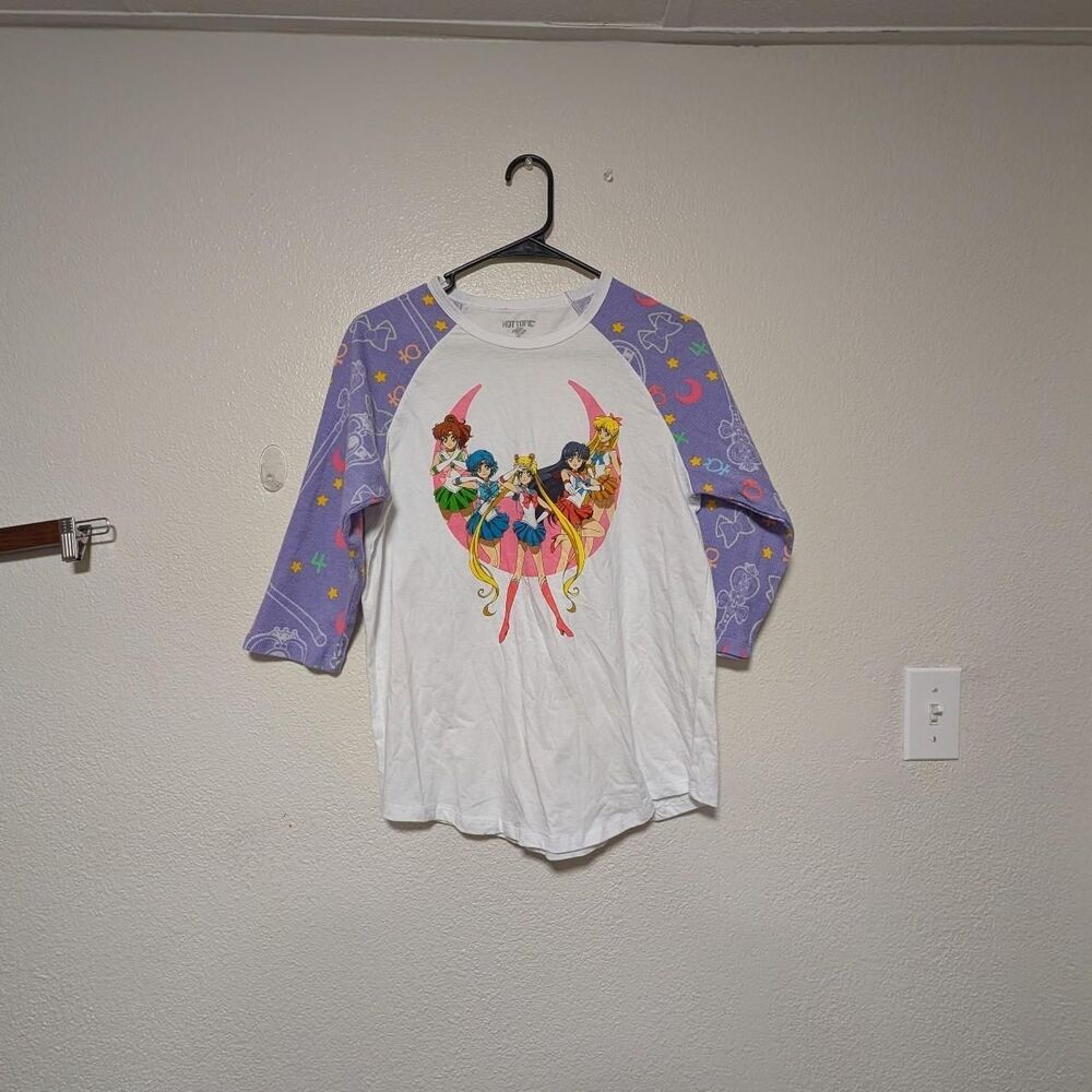 Hot-topic Women's White and Purple T-shirt